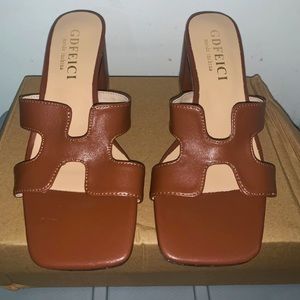 🛍️Short heel sandals for women w/ petite feet👡